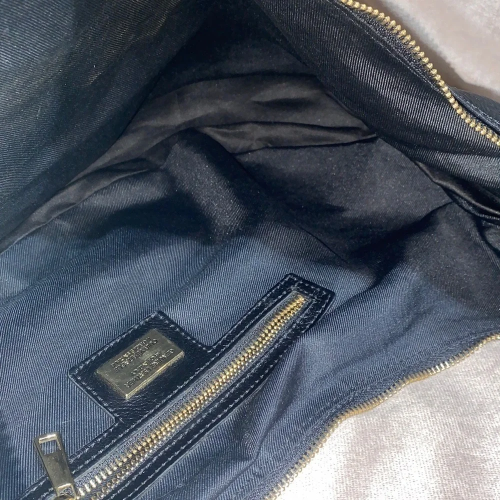 CUIR VERITABLE ITALIAN  Elegant Black Leather Hobo Shoulder Bag